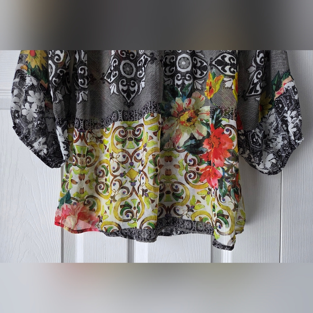 Fig and Flower Multicolor Floral Top Size S. Excellent condition. - Picture 9 of 11